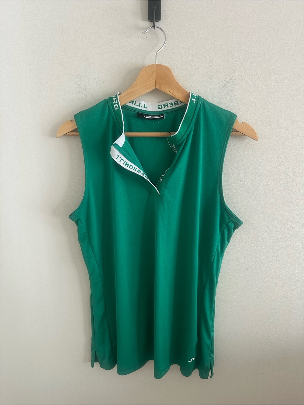 J. Lindeberg Kelly green logo golf sleeveless top size XL